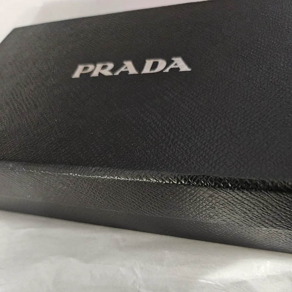 💝💔Prada Pink Wallet - excellent condition - No Callouts - NWOT💯💓